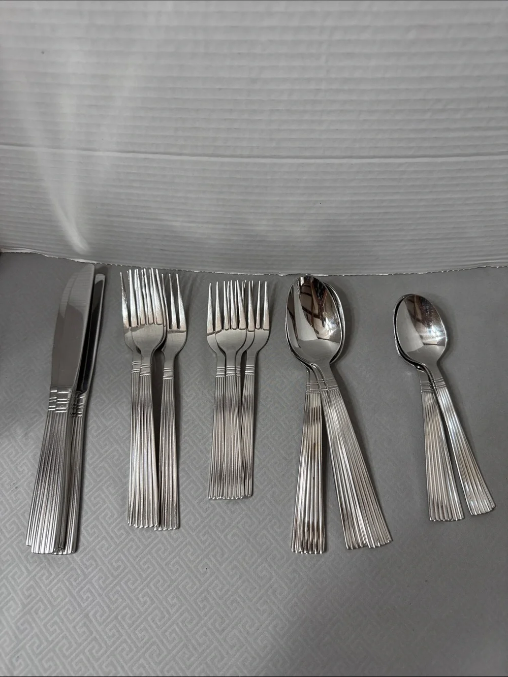 Wallace Flatware Manhattan Pattern Stainless 18/8 Service for Four 20 Piece Vtg